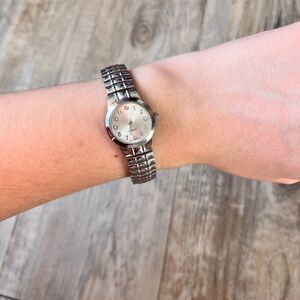 Vintage Silver Tiny Watch Office Siren Small Face Quartz Expansion Band Y2K Glam